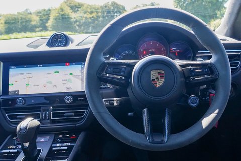 Porsche Macan GTS PDK 12