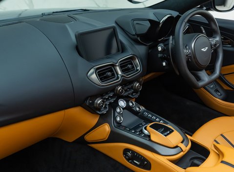 Aston Martin V8 Vantage ROADSTER 21