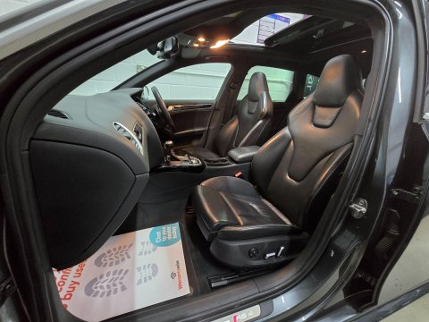 Audi RS4 4.2 FSI V8 S Tronic quattro Euro 5 5dr 55