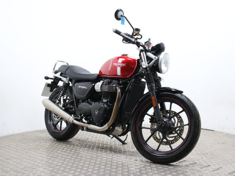 Triumph Street Twin BONNEVILLE STREET TWIN 13