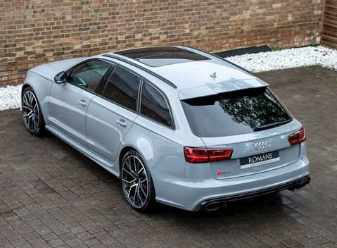 Audi RS6 Avant Performance 9
