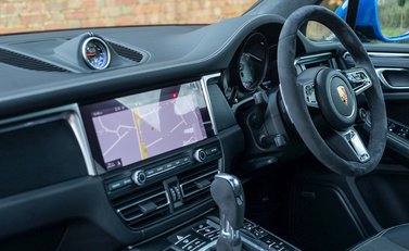 Porsche Macan GTS 16