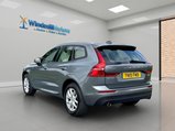 Volvo XC60 2.0 B4 MHEV Momentum Auto AWD Euro 6 (s/s) 5dr 9