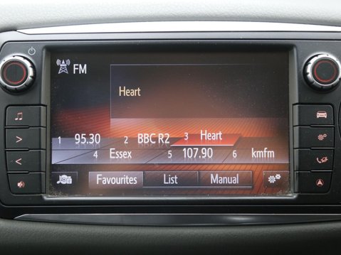 Toyota Yaris 1.0 VVT-i Icon Euro 6 5dr 16