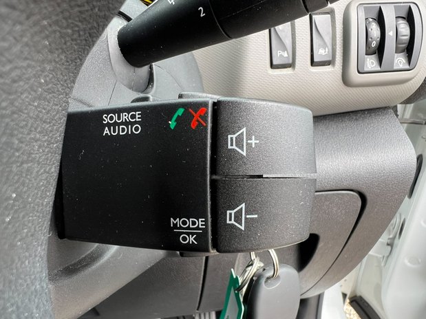 Renault Trafic SWB L1H1 (SOLD) Sportive SL27 Air Con Alloys Nav Sensors EURO 6 NO VAT 45