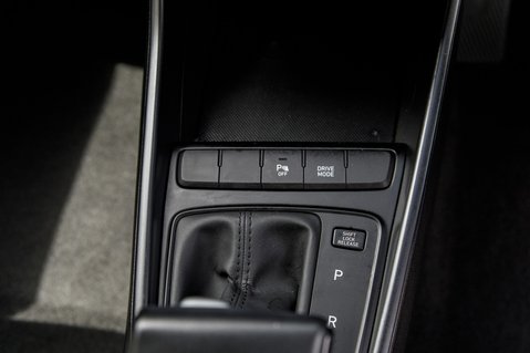 Hyundai BAYON T-GDI SE CONNECT DCT MHEV 32