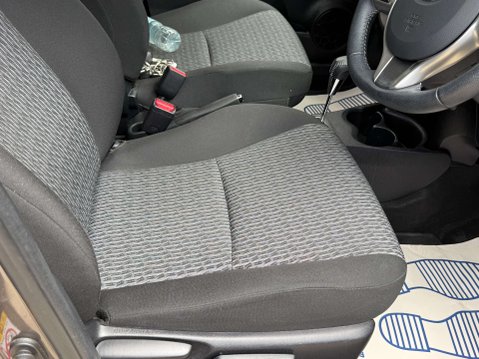 Toyota Yaris 1.3 Yaris TR VVT-i CVT 5dr 54