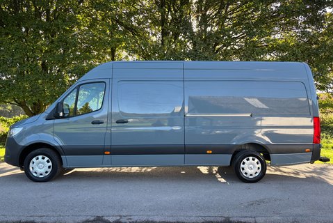 Mercedes-Benz Sprinter 319 Cdi Premium - with In-Built Bed + Diesel Heater 7