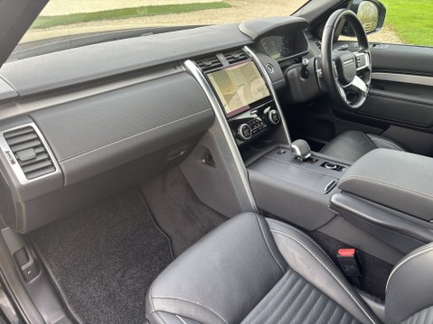Land Rover Discovery R-DYNAMIC HSE MHEV 16