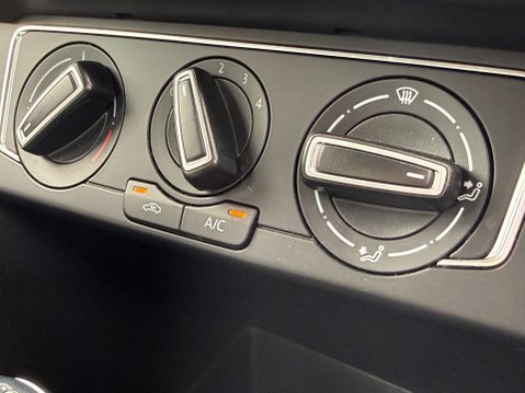 Volkswagen Polo SE TSI AUTOMATIC 41