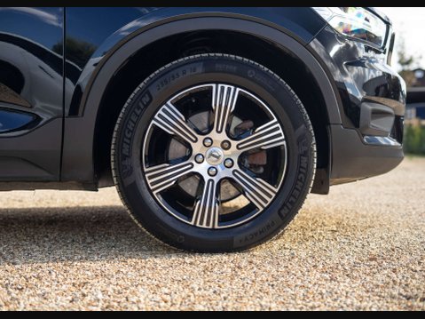 Volvo XC40 2.0 XC40 Inscription B4 MHEV AWD Auto 4WD 5dr 36