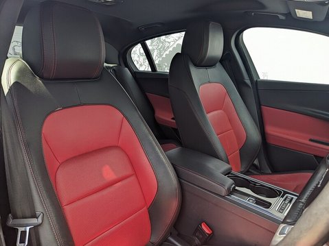 Jaguar XE R-SPORT 12