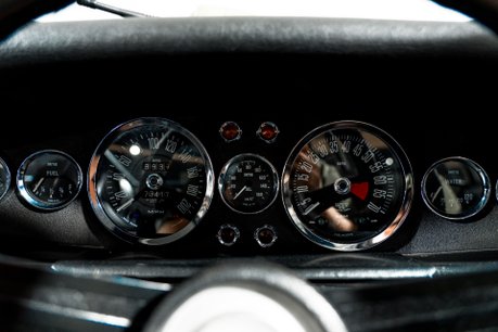 Aston Martin DBS V8 SERIES 1. EXTENSIVE HISTORY PORTFOLIO. 3-SPEED AUTO. CONOLLY INTERIOR. 22