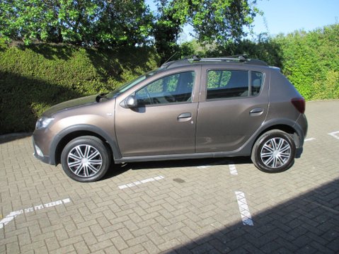 Dacia Sandero Stepway 0.9 TCe Essential Euro 6 (s/s) 5dr 7