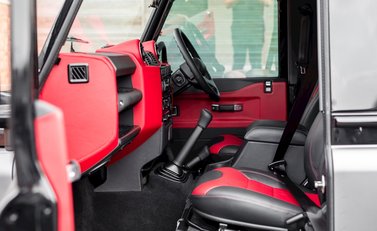 Land Rover Defender 90 Autobiography Edition 15