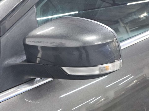 Ford Focus 1.0 Titanium 5dr 94