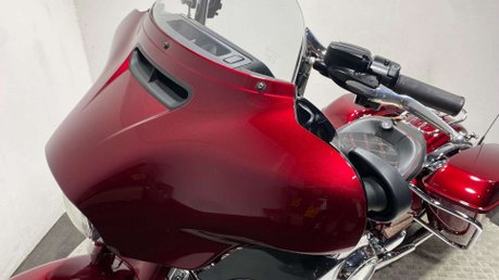 Harley-Davidson Touring 1745 FLHXS Street Glide Special Euro 4 56