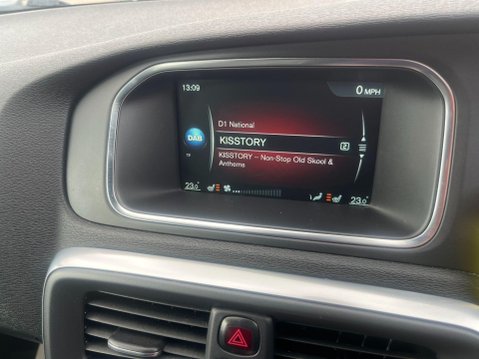 Volvo V40 2.0 D2 R-Design Pro Euro 6 (s/s) 5dr 38