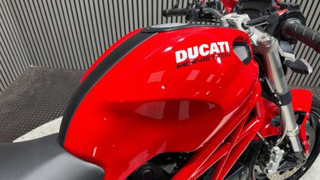 Ducati Monster 696 2011 ONLY 5K SERVICED WARRANTY 696CC LONG MOT VERY CLEAN NAKED 43