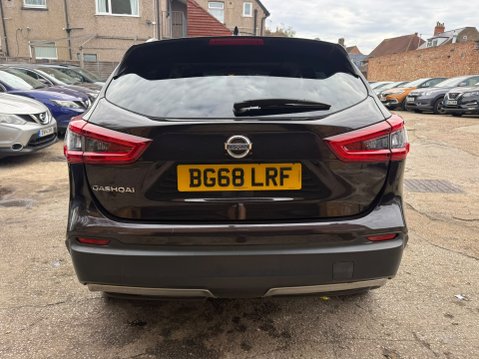 Nissan Qashqai 1.3 DIG-T N-Connecta SUV 5dr Petrol Manual 5