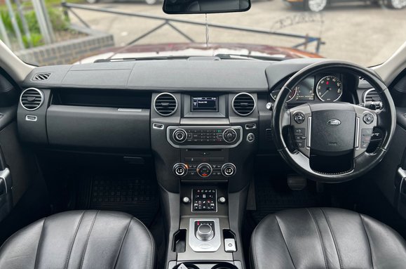 Land Rover Discovery SDV6 SE AUTO 7 SEATER 44