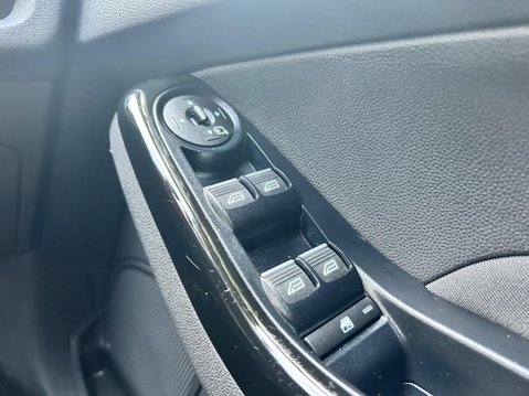 Ford Fiesta TITANIUM 27