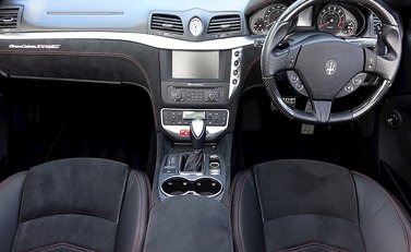 Maserati Grancabrio MC 22