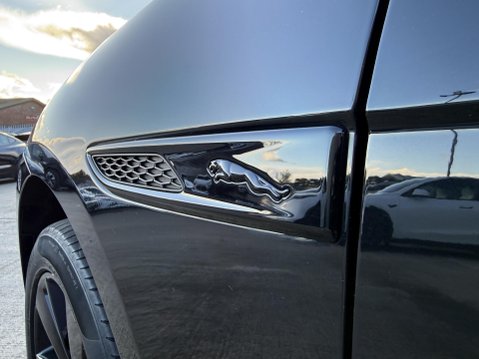 Jaguar F-Pace 2.0 D200 MHEV R-Dynamic Black SUV 5dr Diesel Auto AWD Euro 6 (s/s) (204 ps) 53