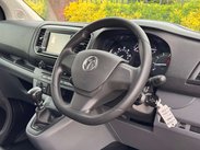 Vauxhall Vivaro 1.5 Vivaro 2700 Sportive S/S 26
