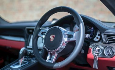 Porsche 911 (991) Turbo S 11