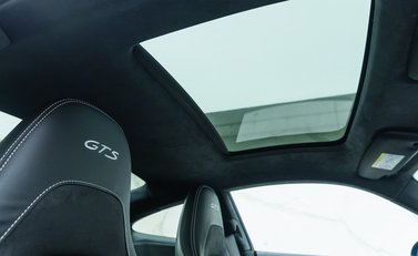 Porsche 911 Carrera 4 GTS (991.2) British Legends Edition 16