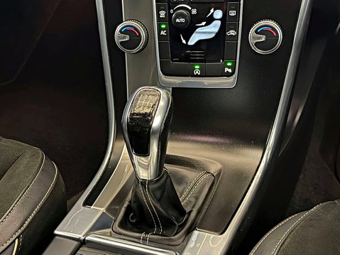 Volvo XC60 D4 R-DESIGN NAV 16