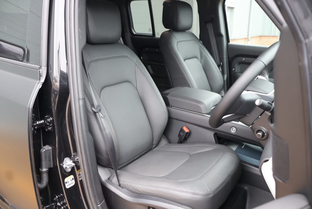 Land Rover Defender 110 2026 D350 HARD TOP X-DYNAMIC HSE PPF SEEKER STYLED WITH SEATS  17