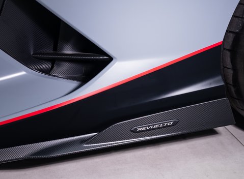 Lamborghini Revuelto 42