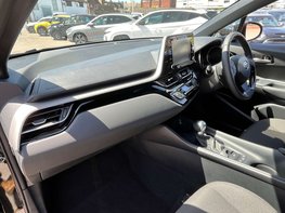 Toyota C-HR 1.8 C-HR Icon HEV CVT 5dr 17