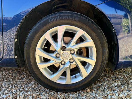 Toyota Auris 1.2 VVT-i Icon CVT Euro 6 (s/s) 5dr 12