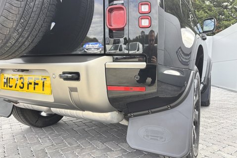 Land Rover Defender 90 D300 Hard Top X-Dynamic HSE 23