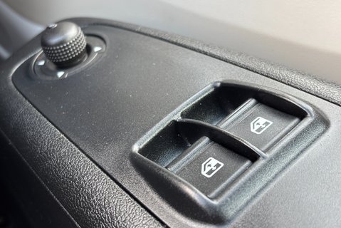 Peugeot Boxer 335 L3 140 ps Drop & Go AKFS Lo Loader - Air Con 34