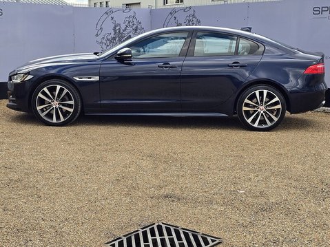 Jaguar XE R-SPORT INGENIUM AWD 4