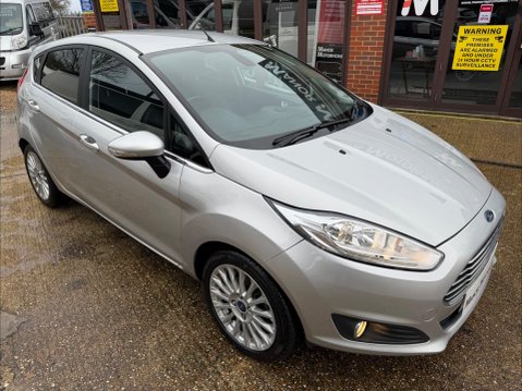 Ford Fiesta TITANIUM - AUTOMATIC 21
