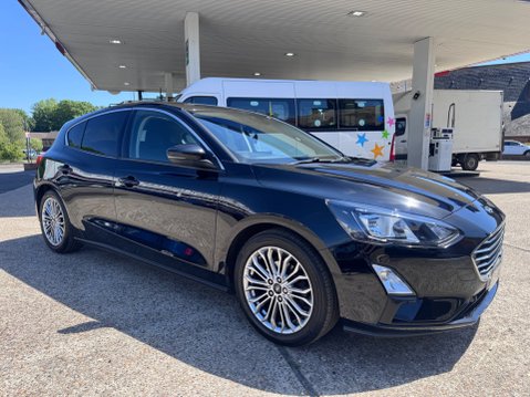 Ford Focus TITANIUM X 6