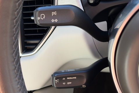 Porsche Macan TURBO PDK - HUGE SPEC - PAN ROOF - BOSE - CARPLAY 54
