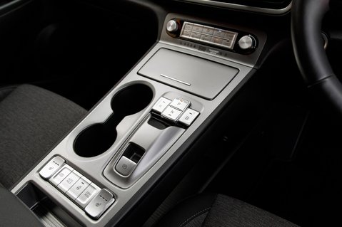 Hyundai KONA PREMIUM 38