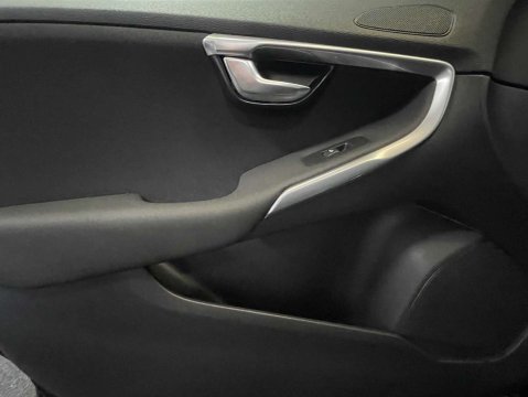 Volvo V40 1.5 V40 Momentum Nav+ T2 Auto 5dr 39