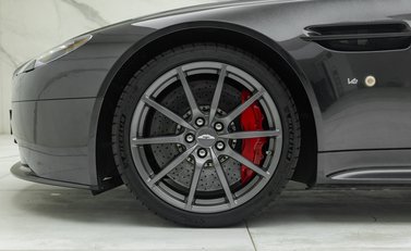 Aston Martin V12 Vantage S 33