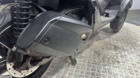 Piaggio MP3 Yourban Sport LT 2013 28K TRIKE 3 WHEELER CAR LICENCE 300CC BIKE SCOOTER 12