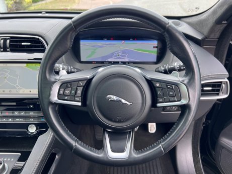 Jaguar F-Pace 2.0 D180 Chequered Flag Auto AWD Euro 6 (s/s) 5dr 4