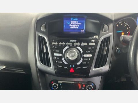 Ford Focus 1.0T EcoBoost Titanium Navigator Euro 5 (s/s) 5dr 7