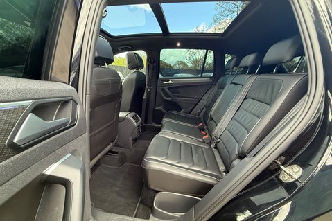 Volkswagen Tiguan R-LINE TDI DSG - RARE LEATHER INTERIOR - APPLE CAR PLAY -CAMERA 28