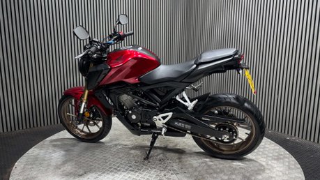 Honda CB 2024 ONLY 3K EXCELLENT CONDITION WARRANTY 125CC 35